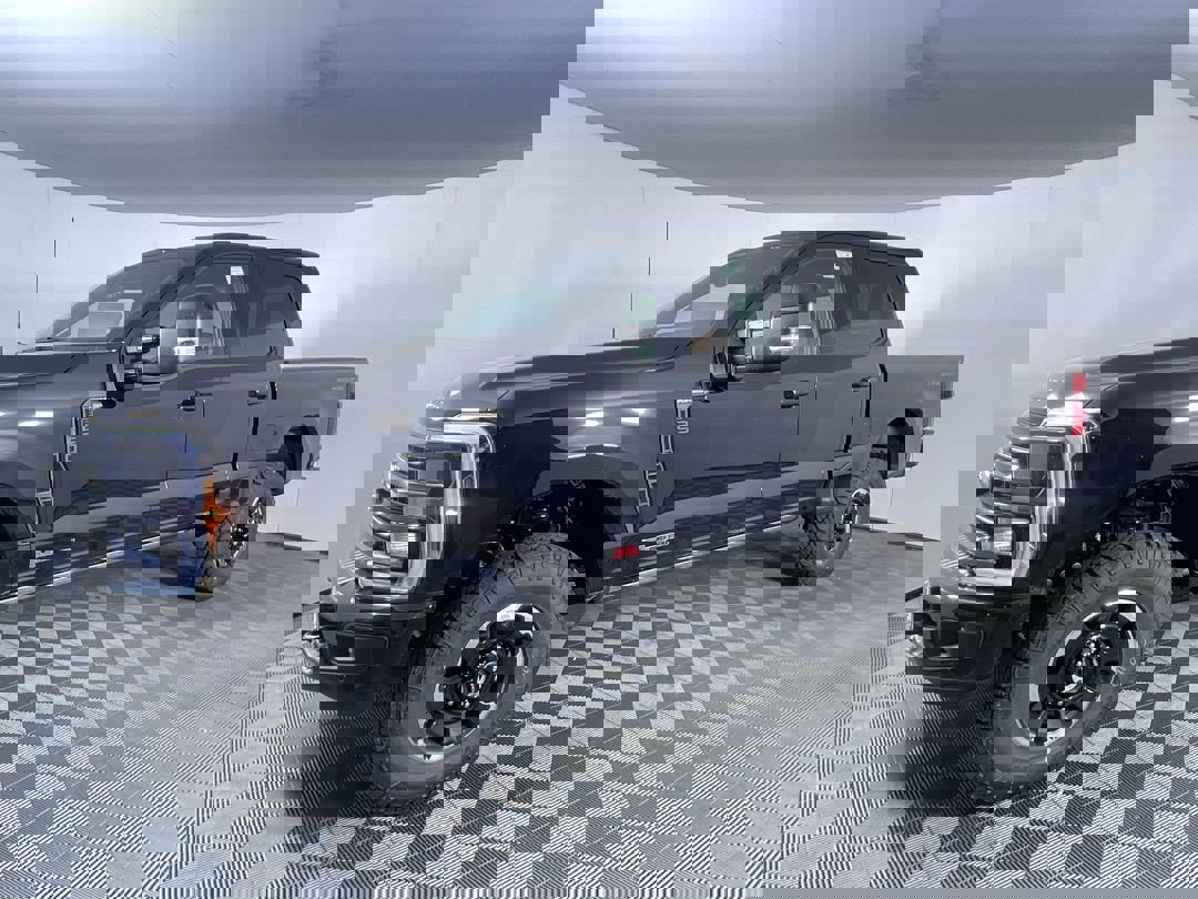 2025 Ford F-250 Platinum photo 4