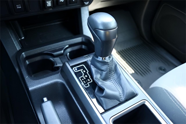 2023 Toyota Tacoma TRD Off-Road photo 18