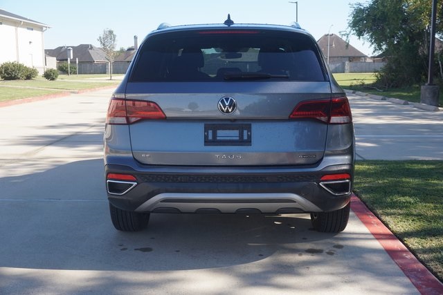 2024 Volkswagen Taos SE photo 3