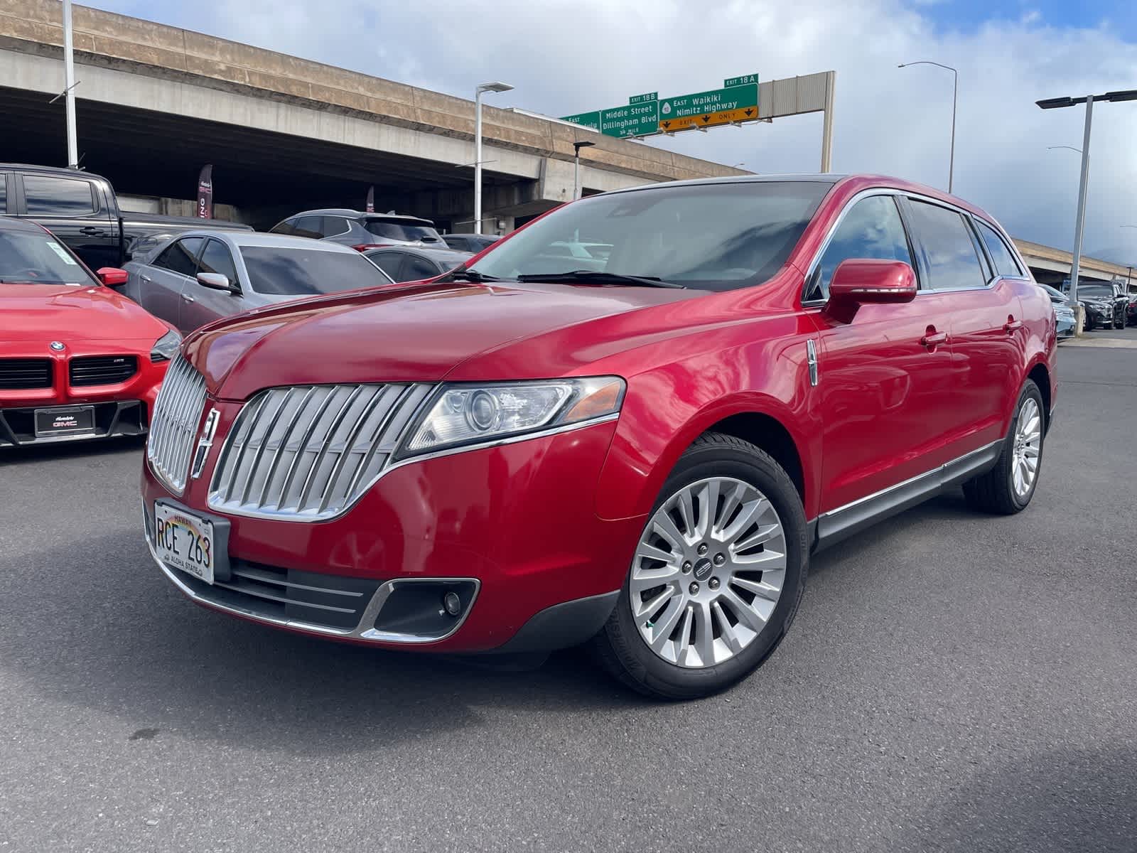 2010 Lincoln MKT Base's photo