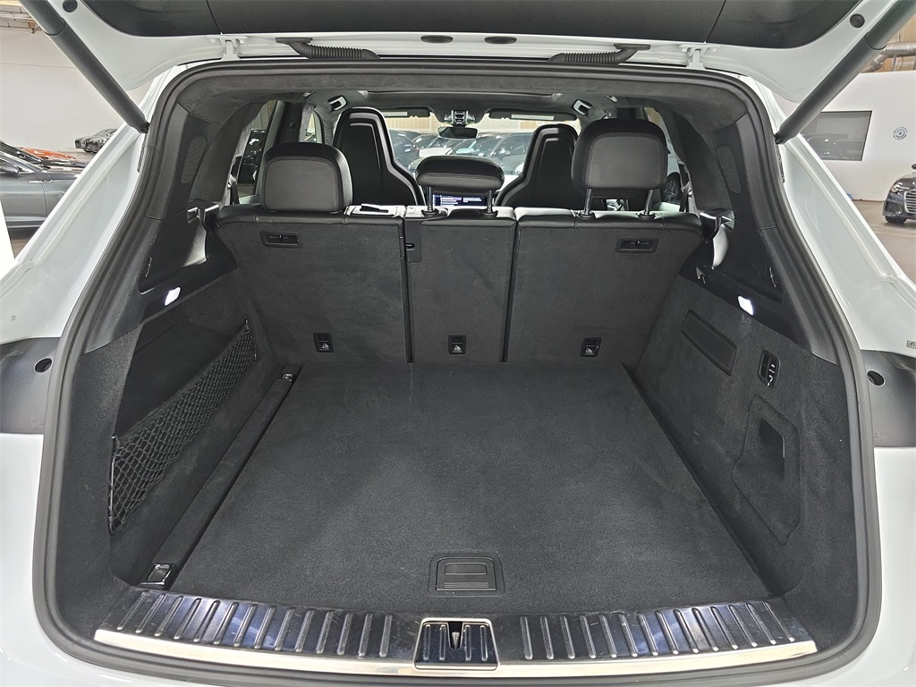 2021 Porsche Cayenne GTS photo 21
