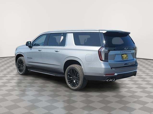 2025 Chevrolet Suburban Premier photo 3