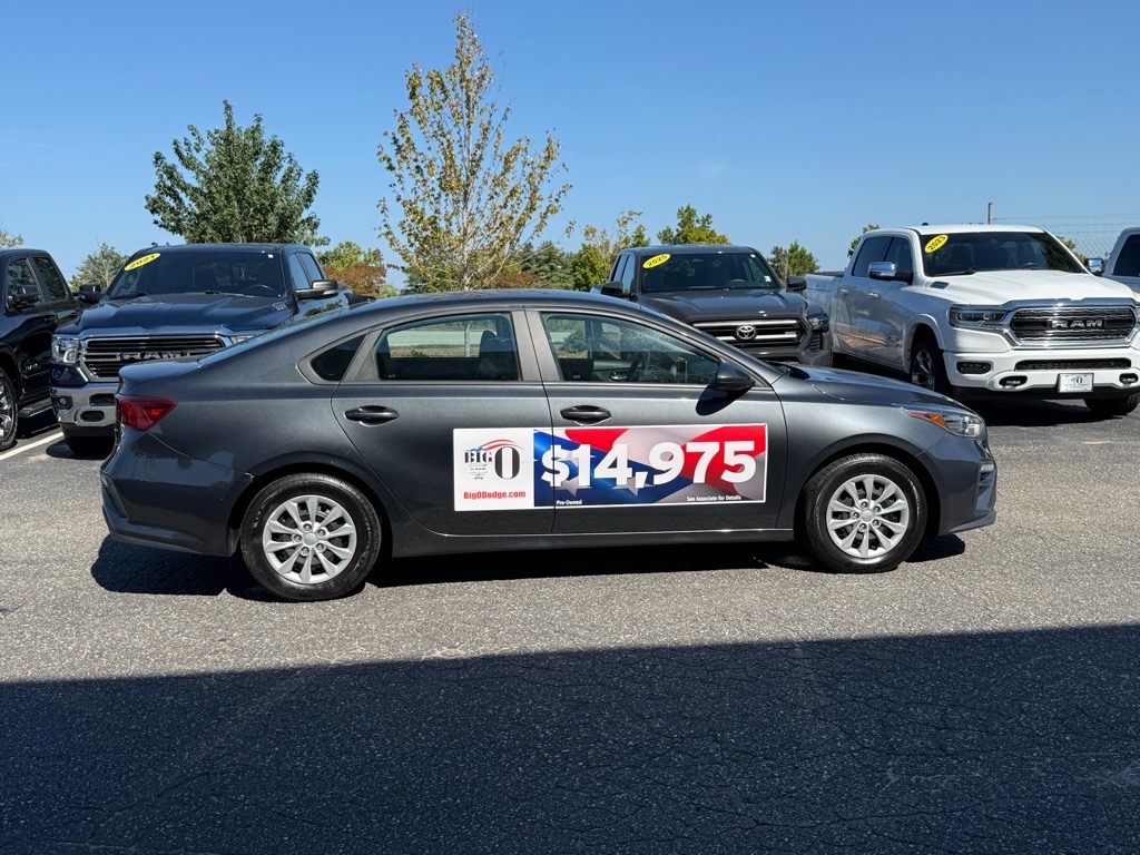 2021 Kia Forte FE LXS photo 2