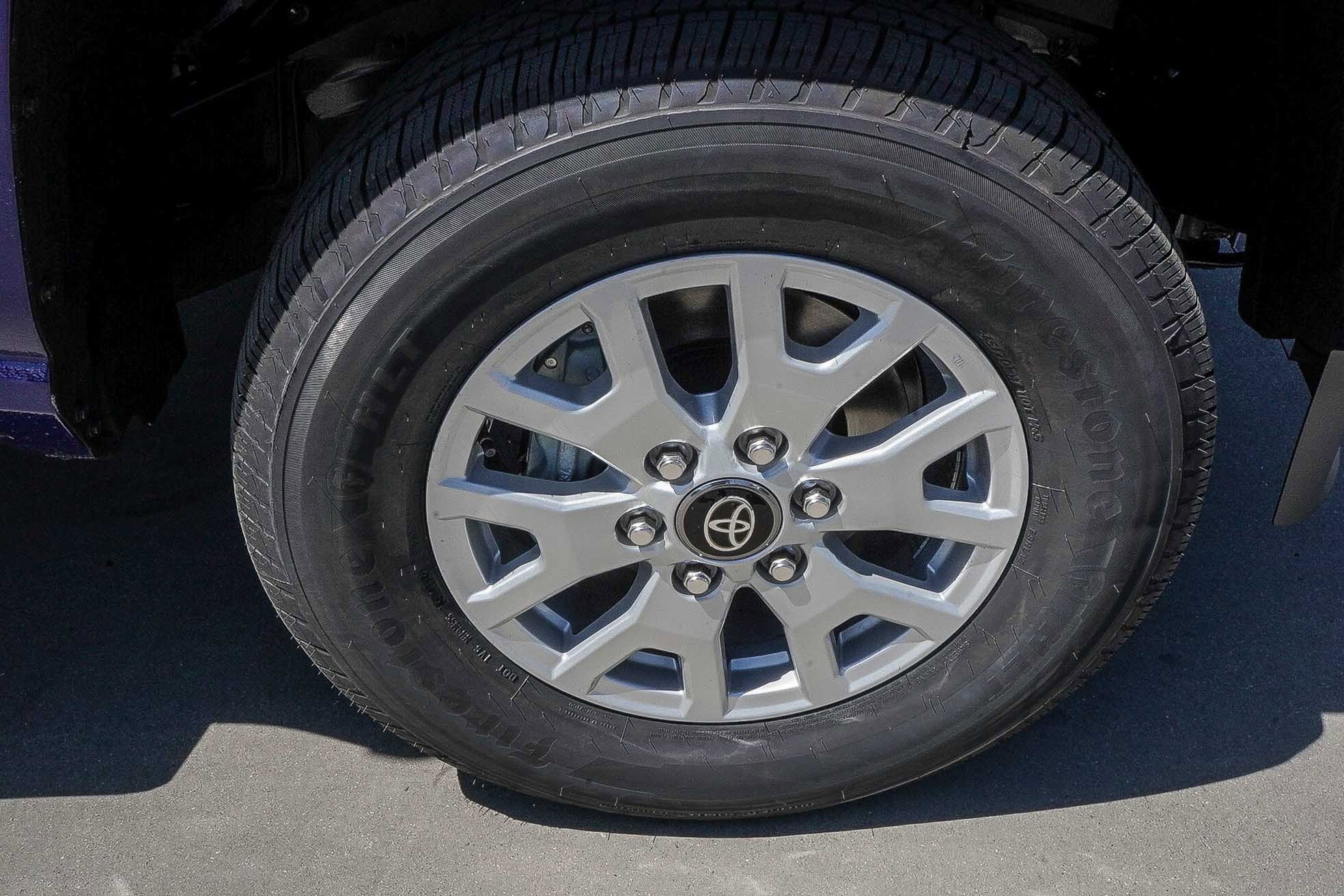 2025 Toyota Tacoma SR5 photo 9