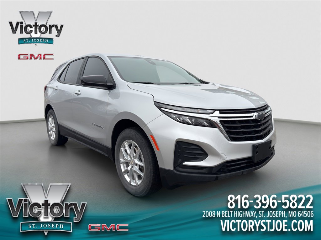 2022 Chevrolet Equinox LS's photo