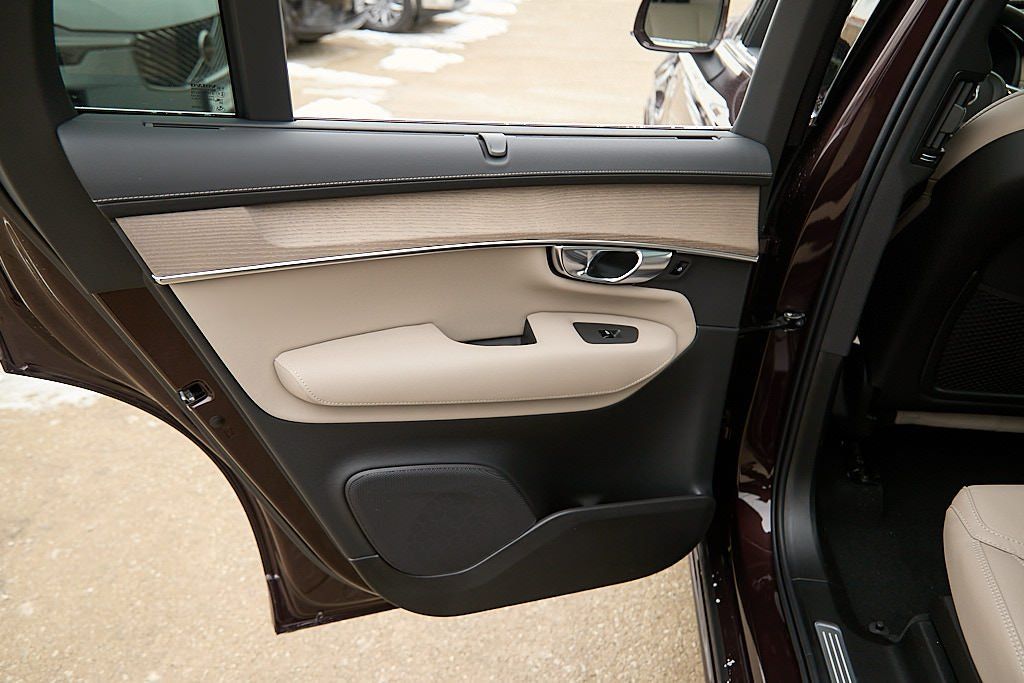 2026 VOLVO XC90 - Image 17