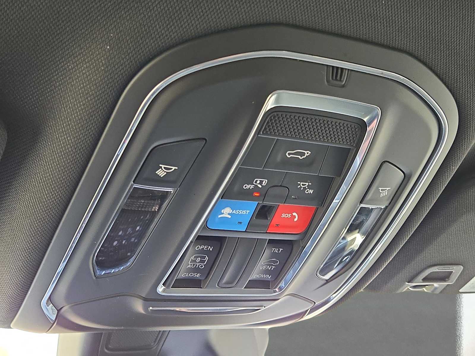 2024 Jeep Grand Cherokee Laredo X photo 28