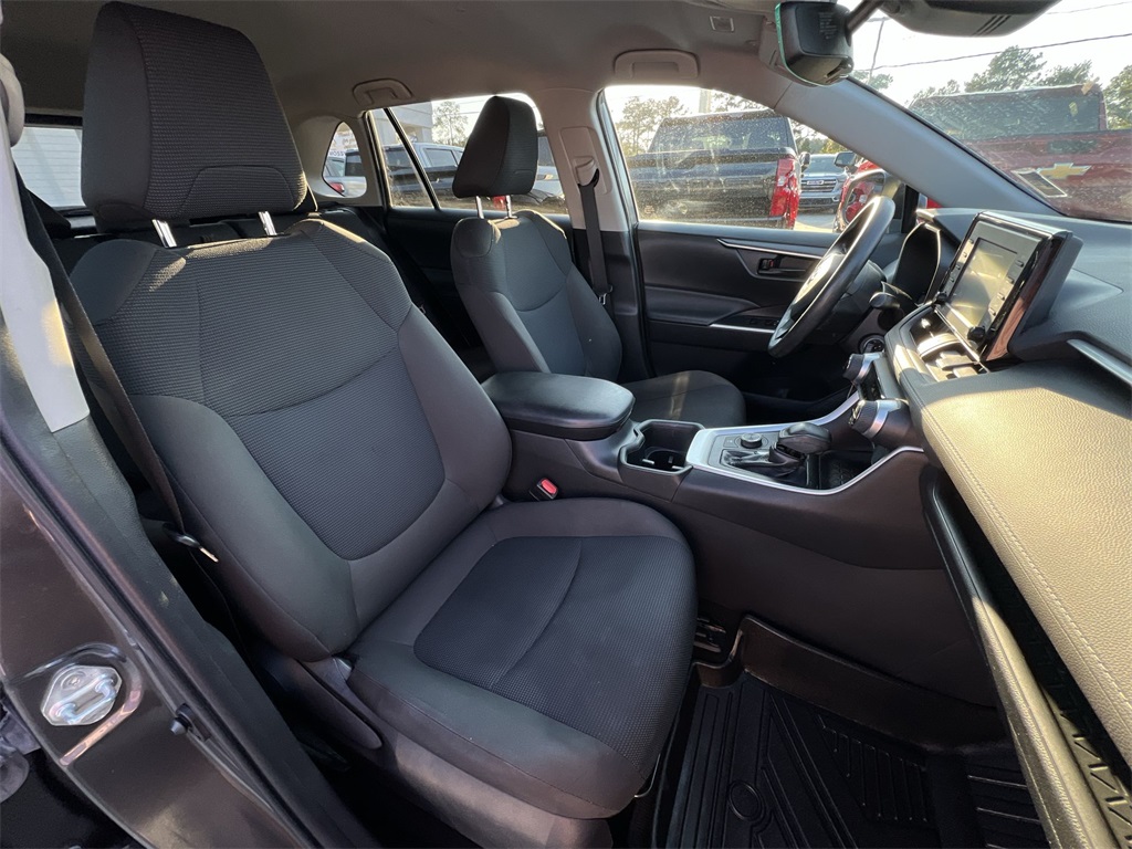 2022 Toyota RAV4 Hybrid LE photo 29