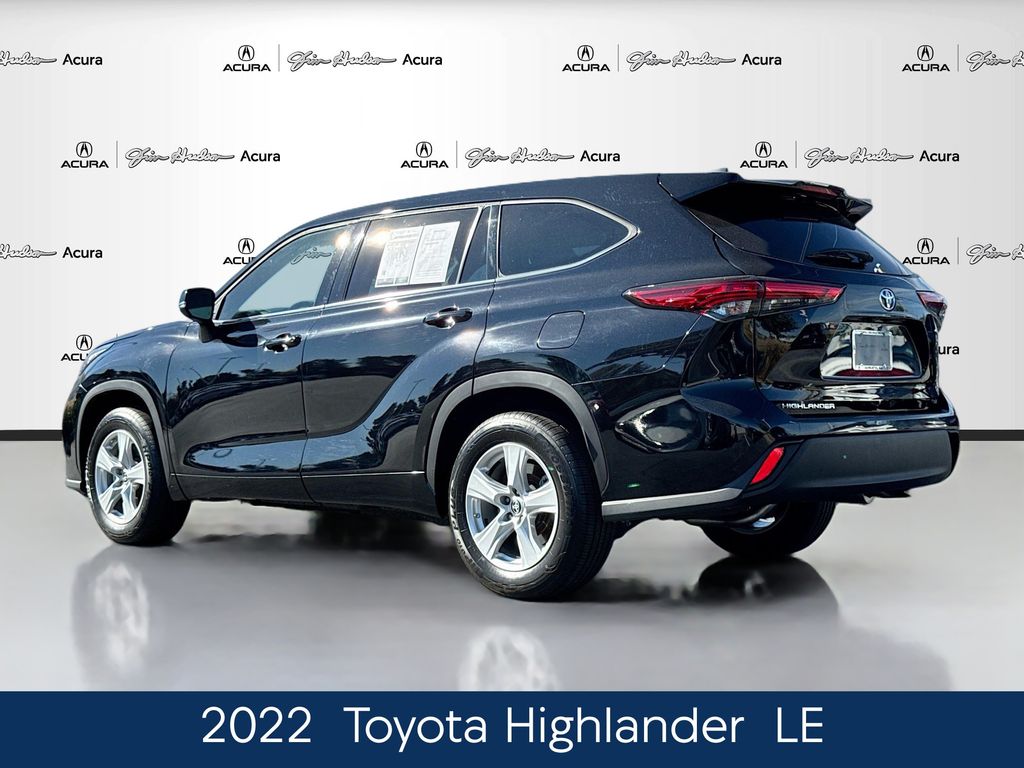 2022 Toyota Highlander LE photo 4