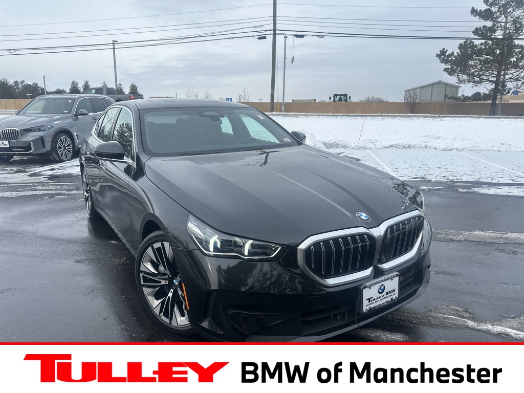 2025 BMW 5 Series 540i's photo
