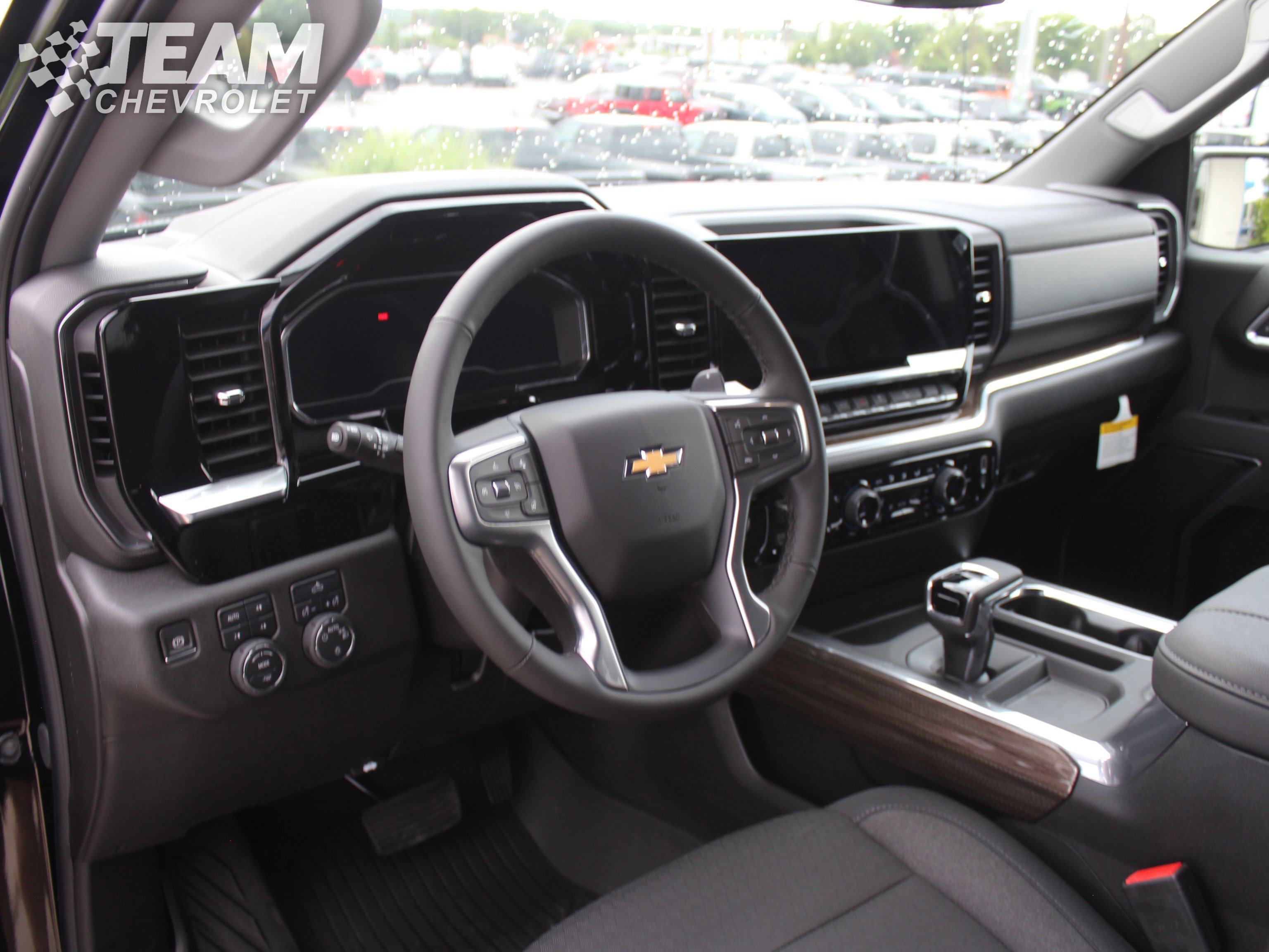 2025 Chevrolet Silverado 1500 LT photo 10