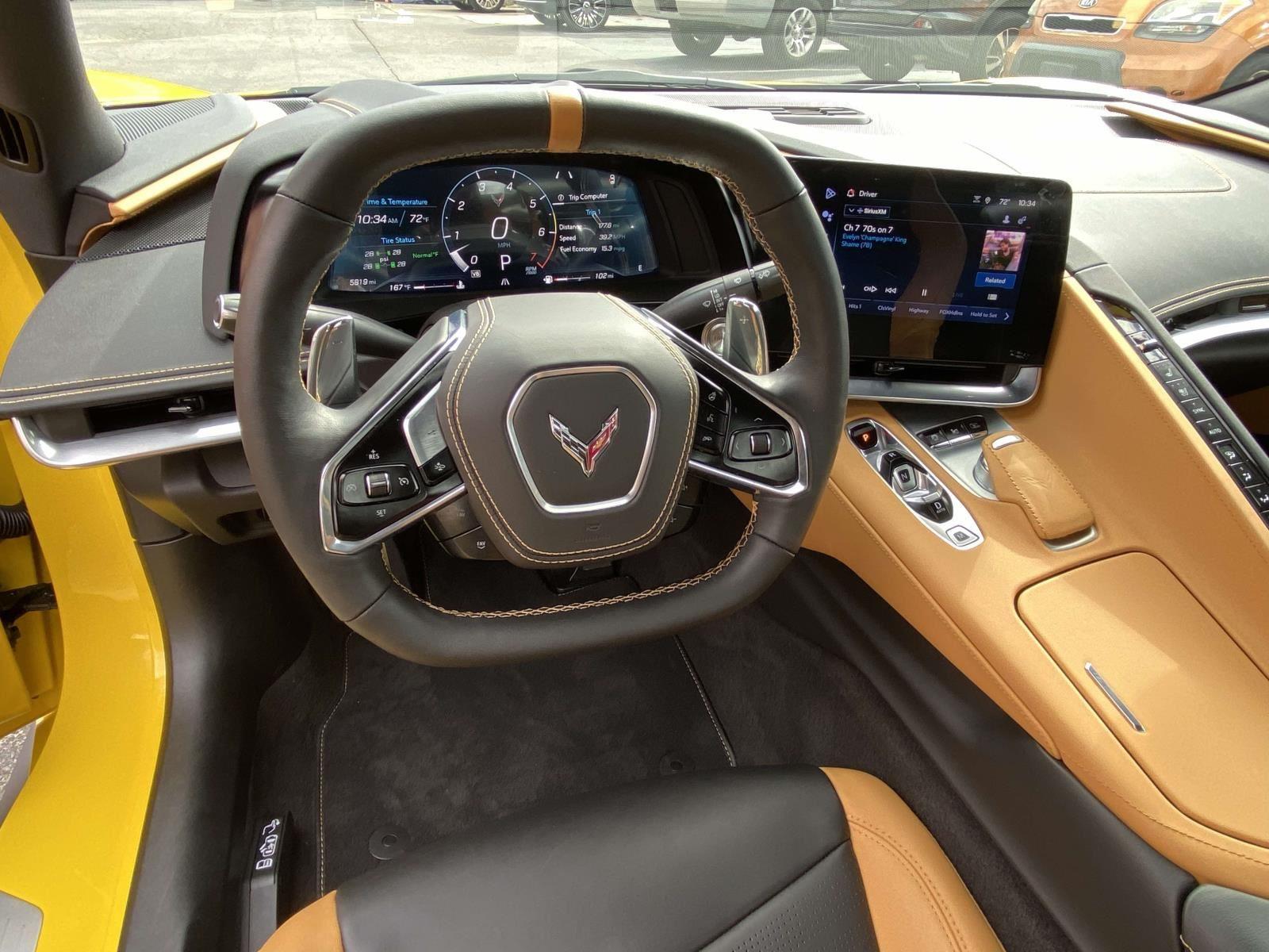 2025 Chevrolet Corvette Stingray 2LT photo 2