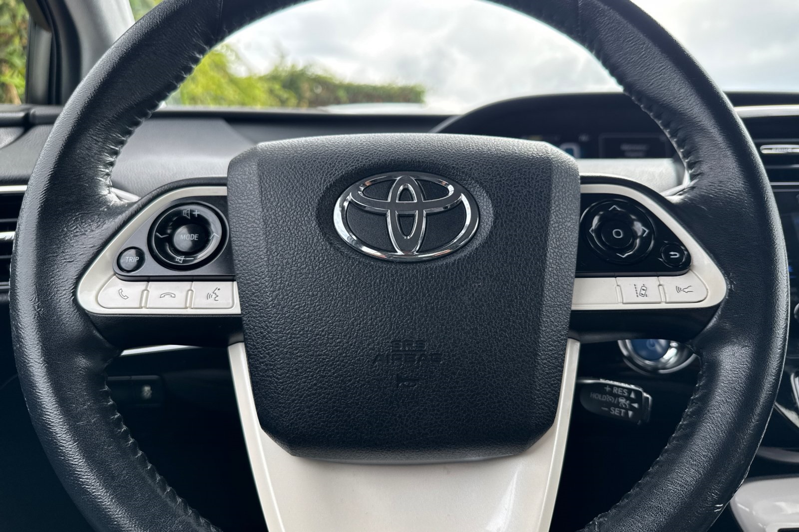 2017 Toyota Prius Prime Plus photo 24