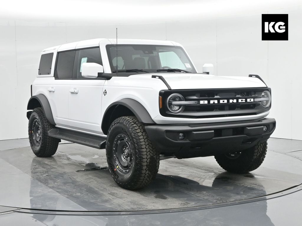 2025 Ford Bronco 4-Door Outer Banks's photo