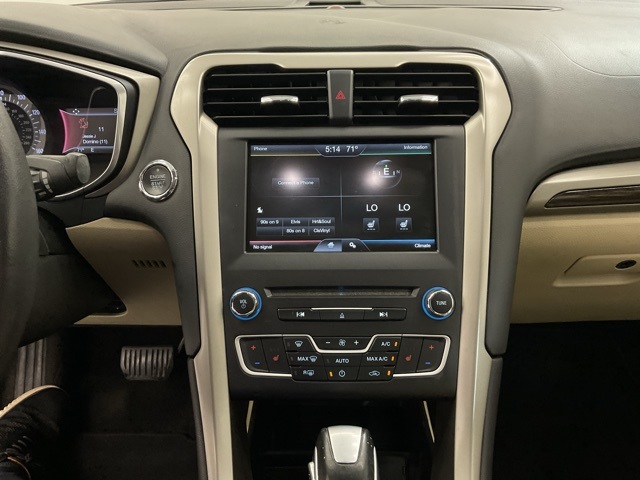 2016 Ford Fusion SE photo 16