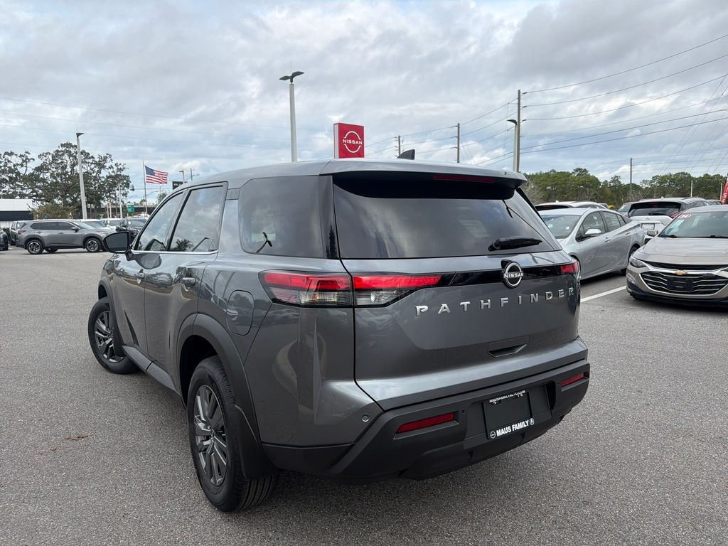 2025 Nissan Pathfinder S photo 4