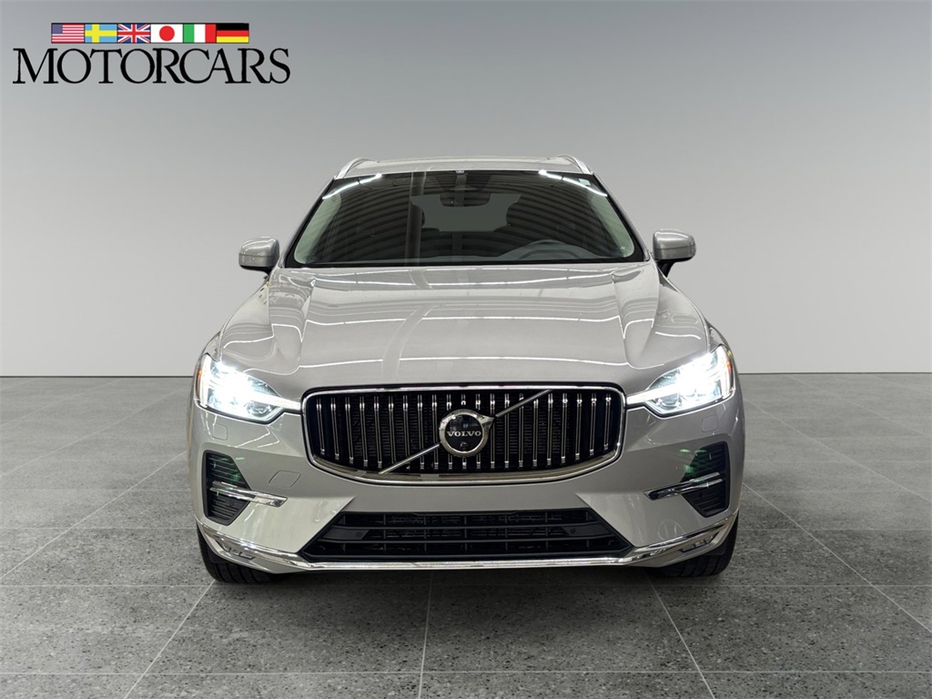 2023 Volvo XC60 B5 Plus photo 8