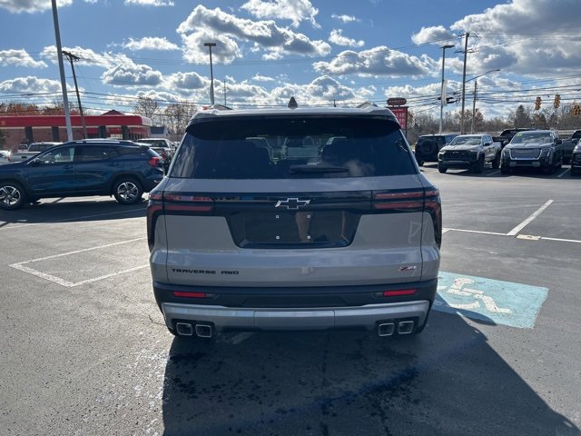 2026 Chevrolet Traverse Z71 photo 2