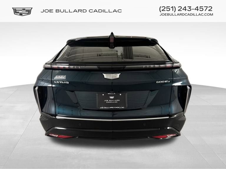 2025 Cadillac Lyriq Luxury photo 3