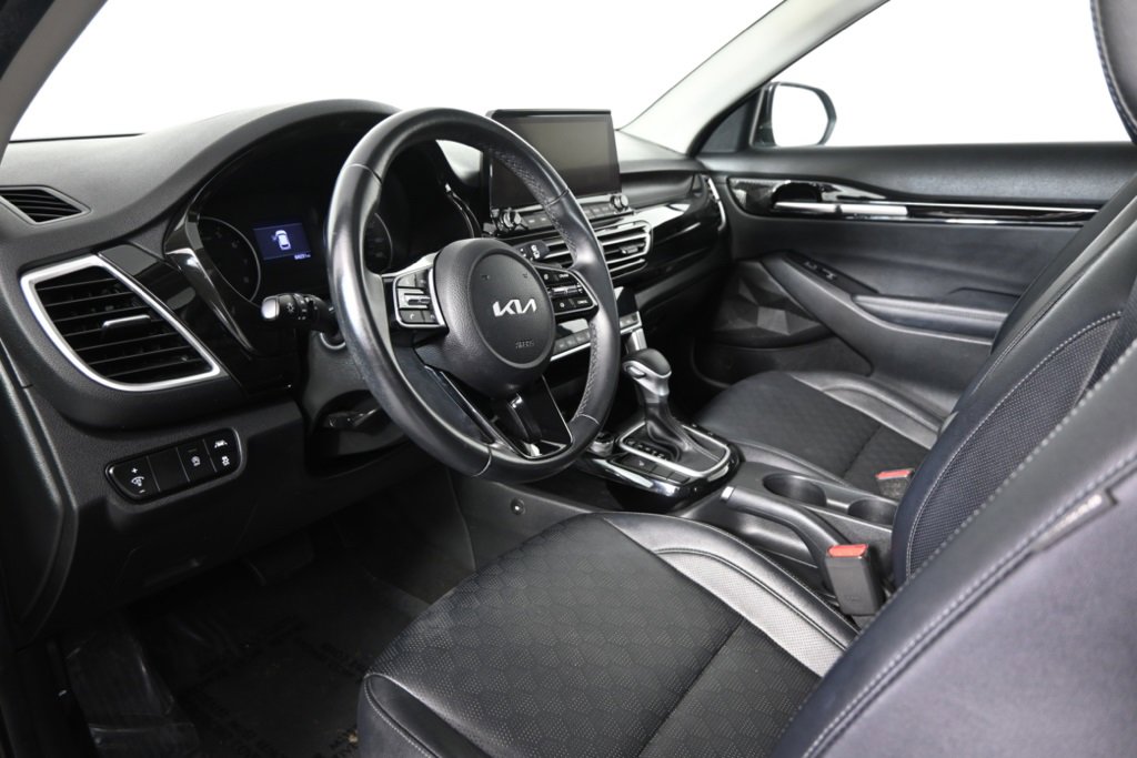 2022 Kia Seltos EX photo 21
