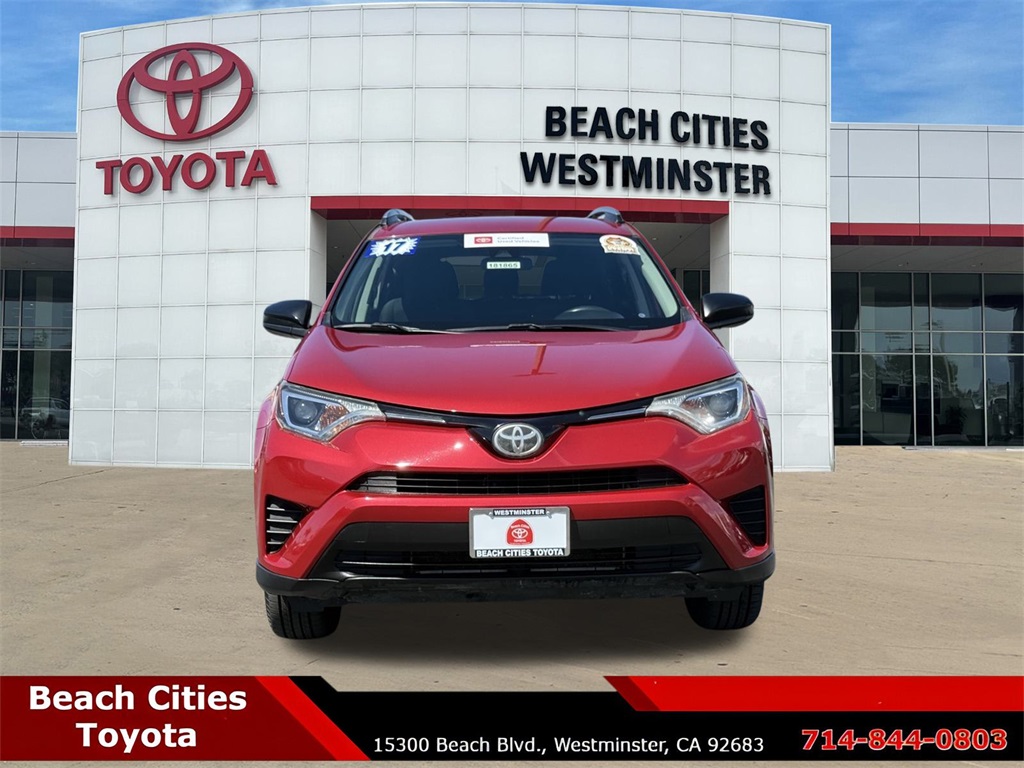 2017 Toyota RAV4 LE photo 4