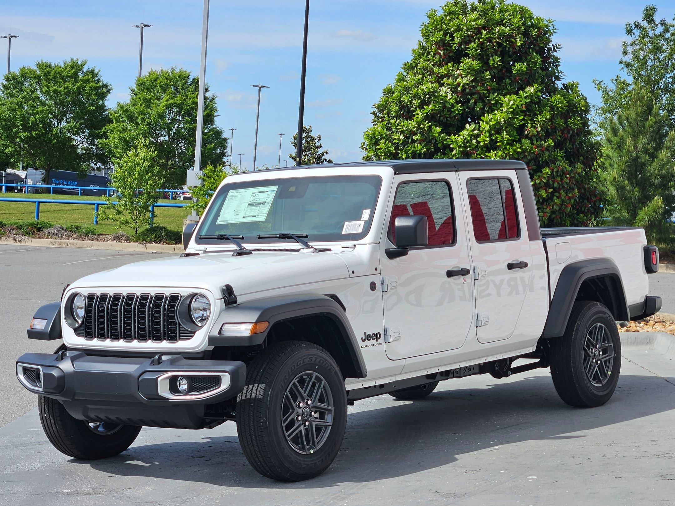 2025 Jeep Gladiator Sport S photo 3