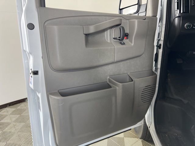2025 Chevrolet Express Cargo 2500 photo 13