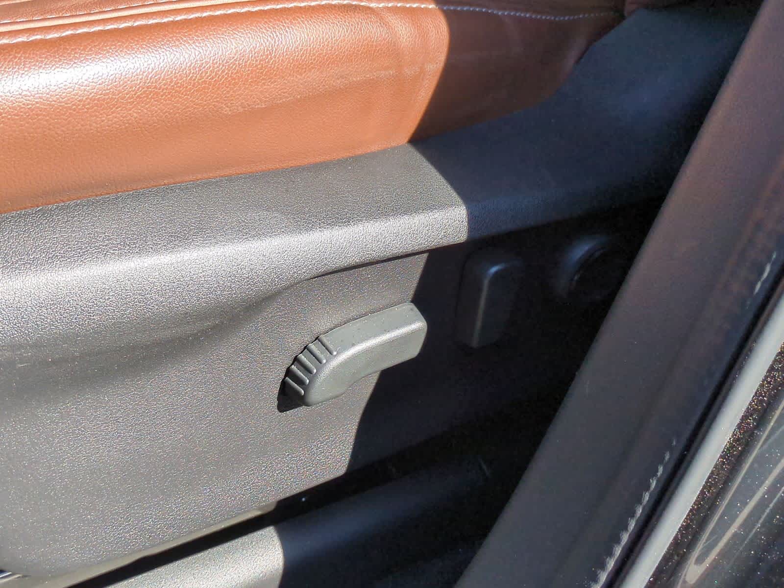 2023 Subaru Ascent Touring photo 17