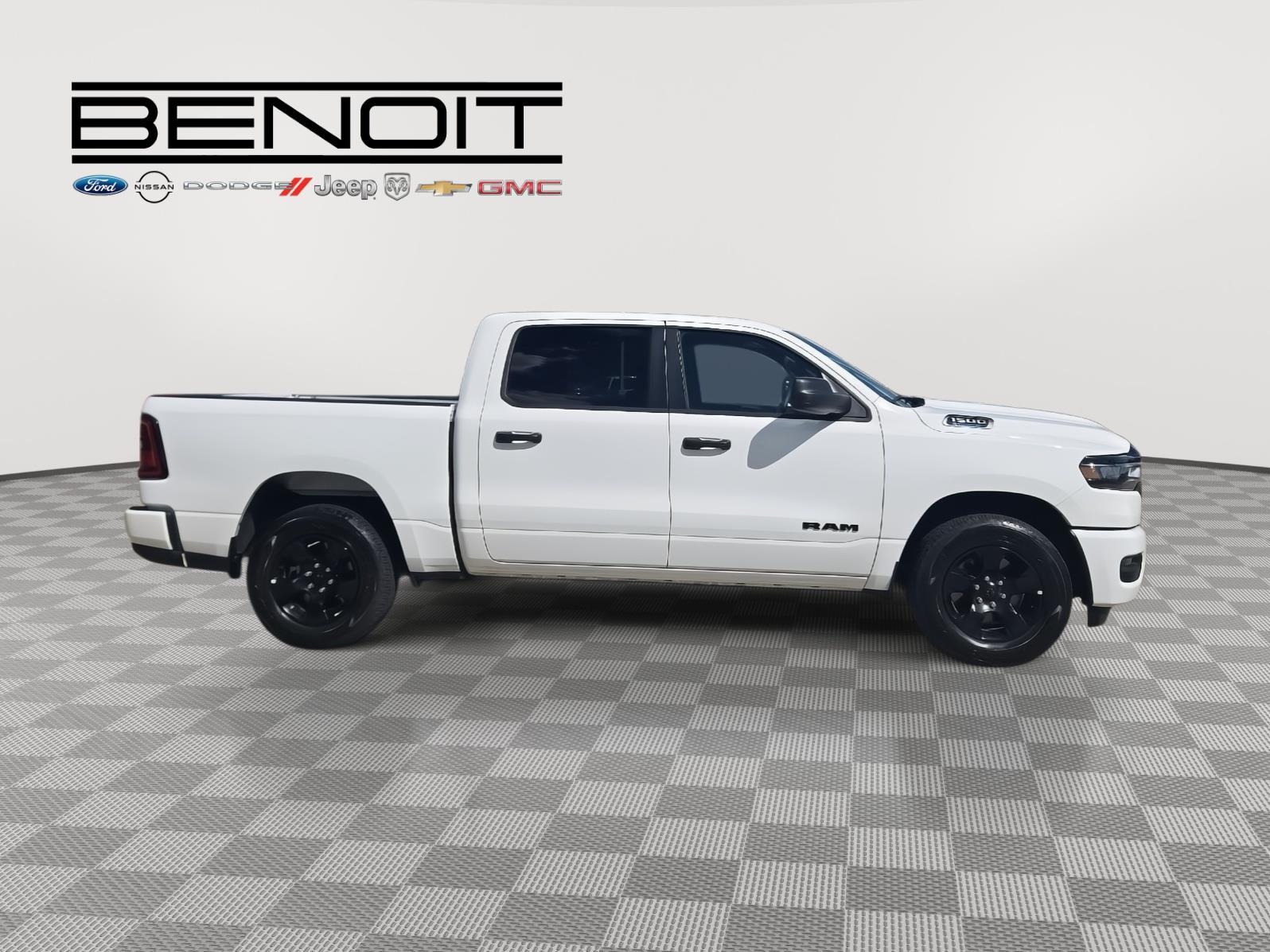 2025 Ram 1500 Tradesman photo 4