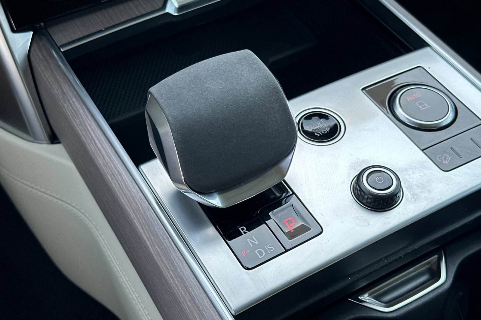 2023 Land Rover Range Rover First Edition photo 19