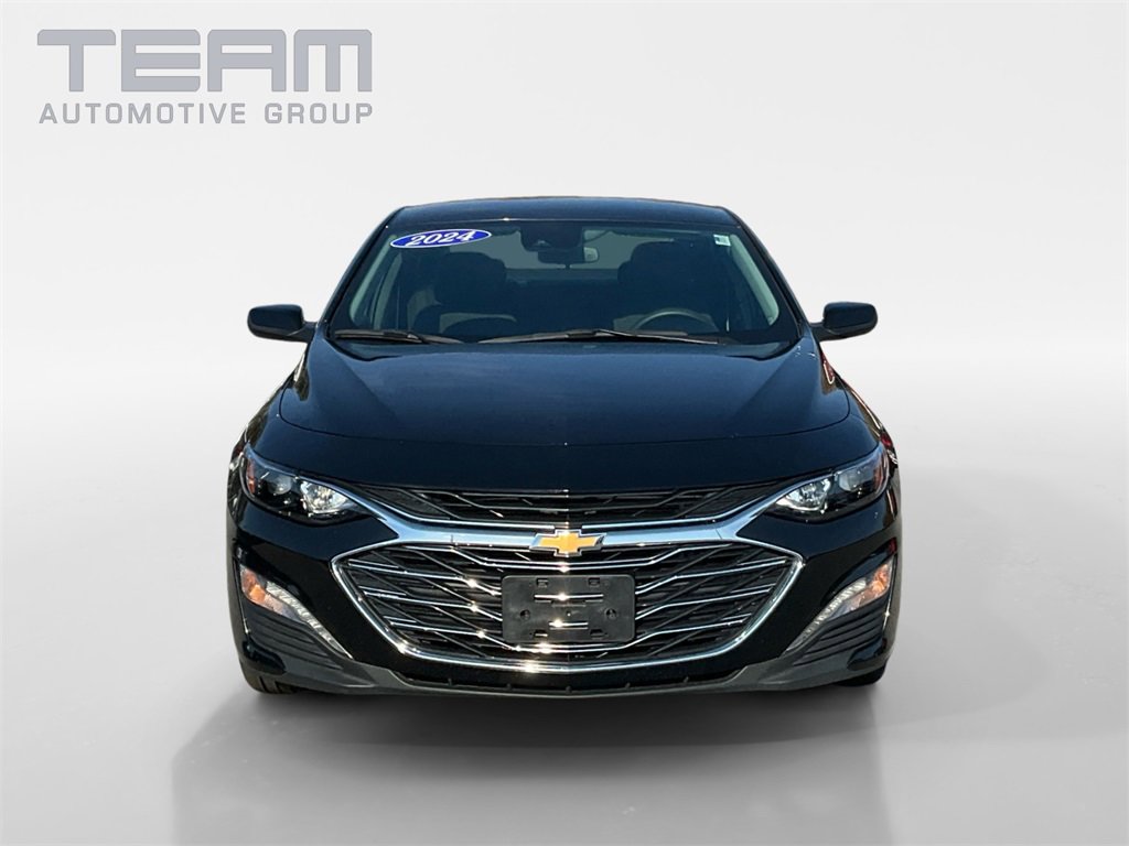 2024 Chevrolet Malibu 1LT photo 2