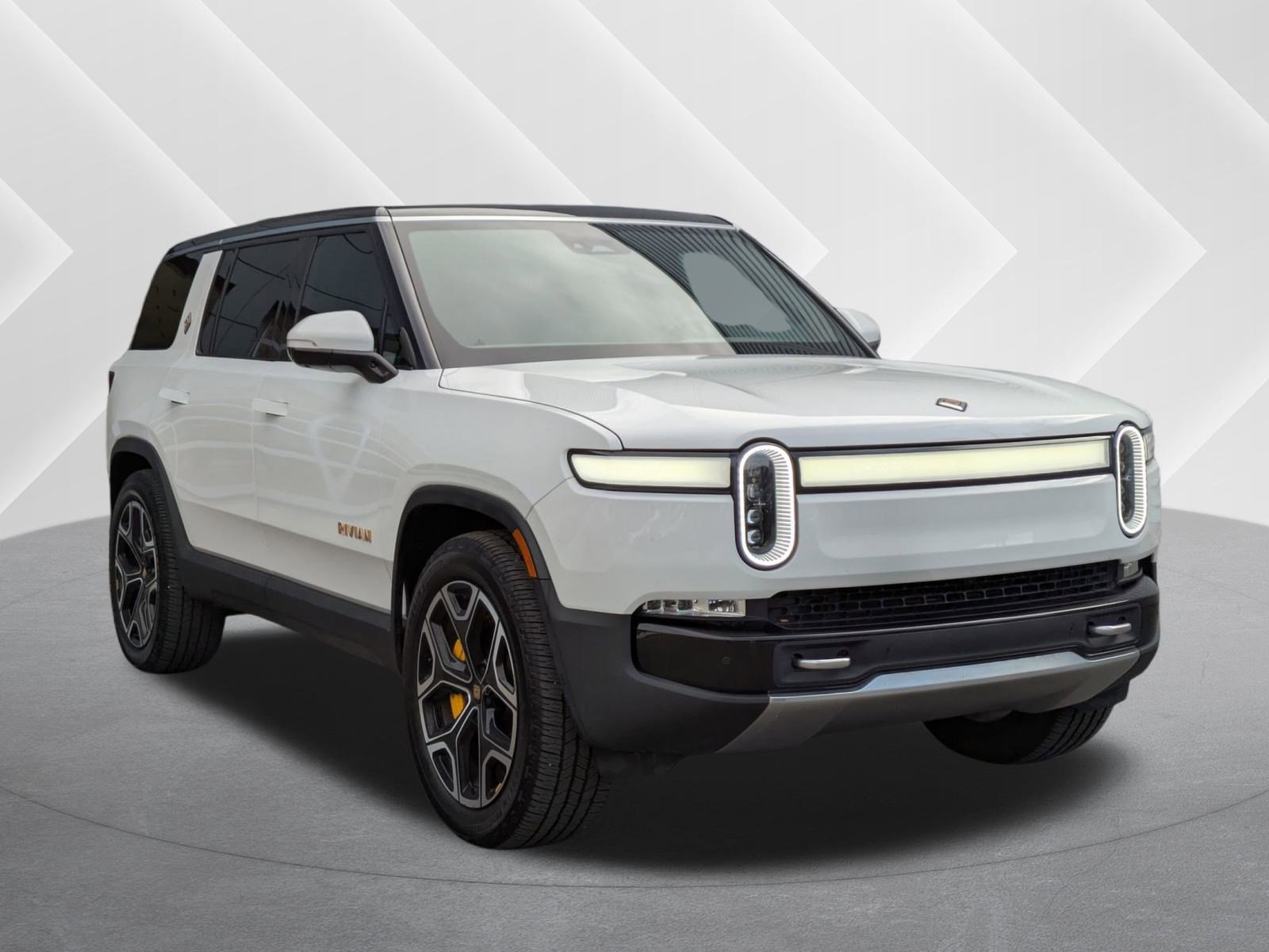 2023 Rivian R1S Adventure's photo