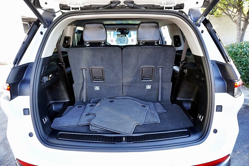 Used 2023 White Jeep Limited image 12