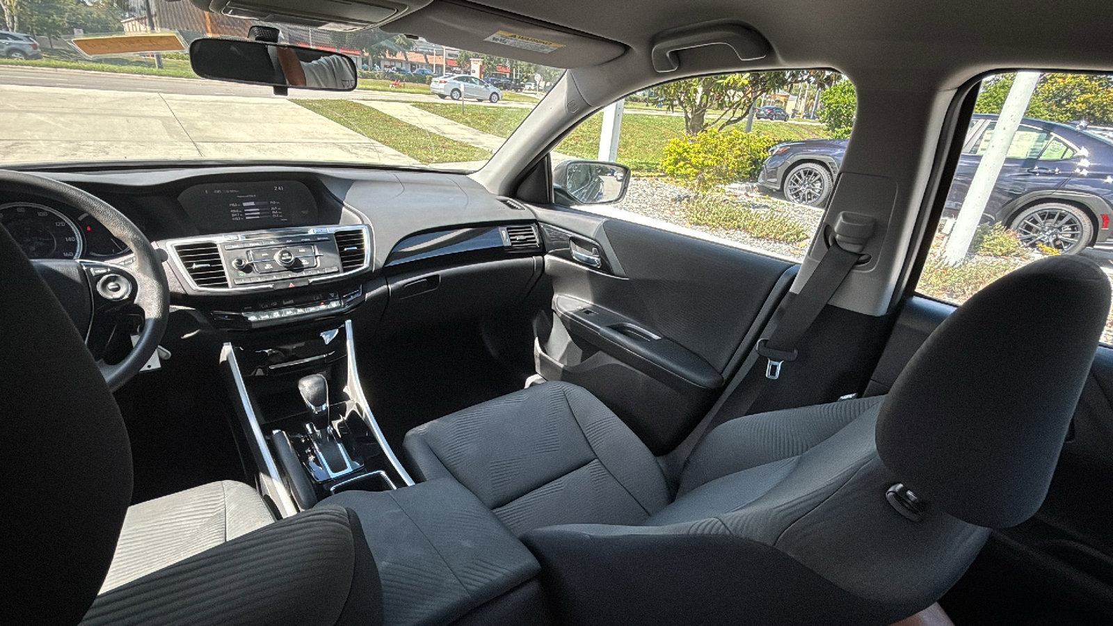 2016 Honda Accord LX photo 22