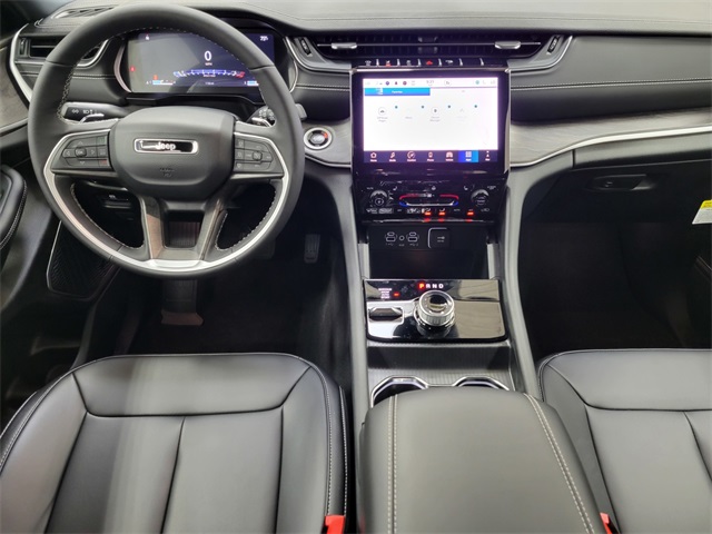 2025 Jeep Grand Cherokee Limited photo 18