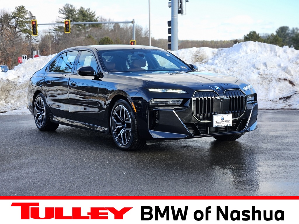 2025 BMW 7 Series M760i xDrive's photo