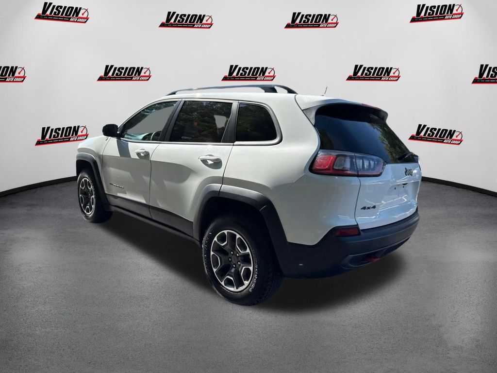 2022 Jeep Cherokee Trailhawk photo 3