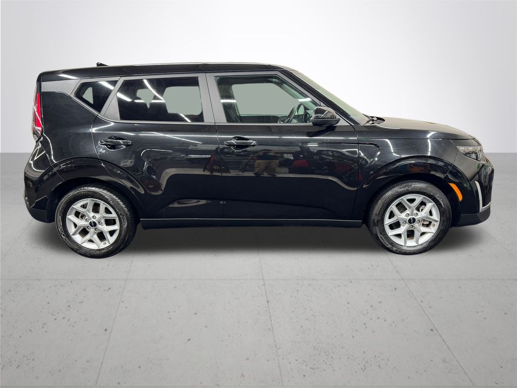 2023 Kia Soul LX photo 7