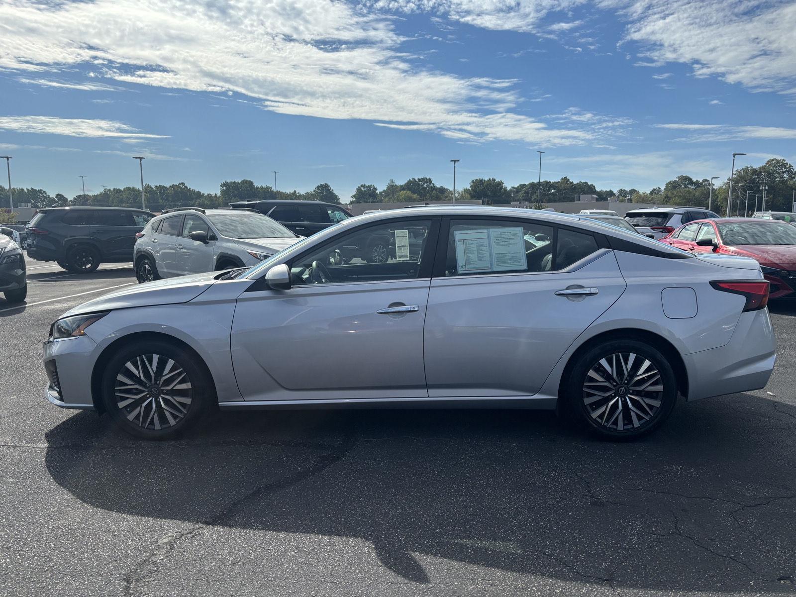 2023 Nissan Altima 2.5 SV photo 4