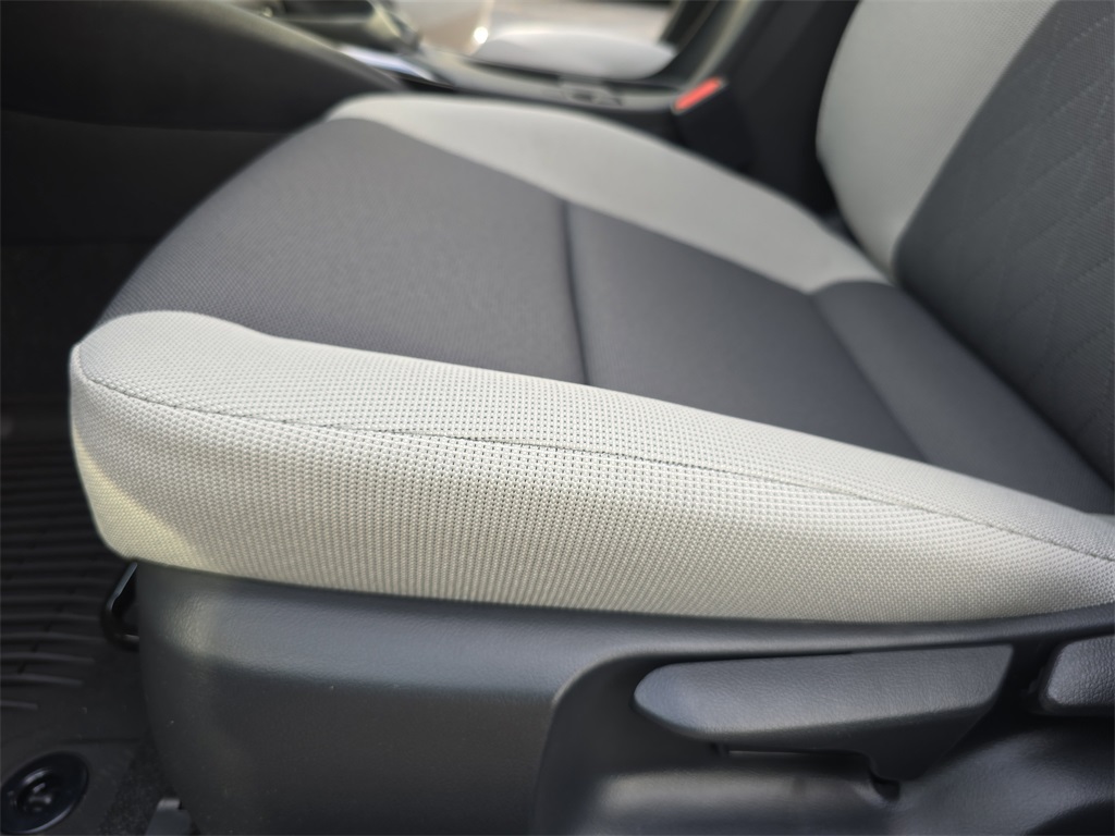 2025 Toyota Corolla LE photo 27