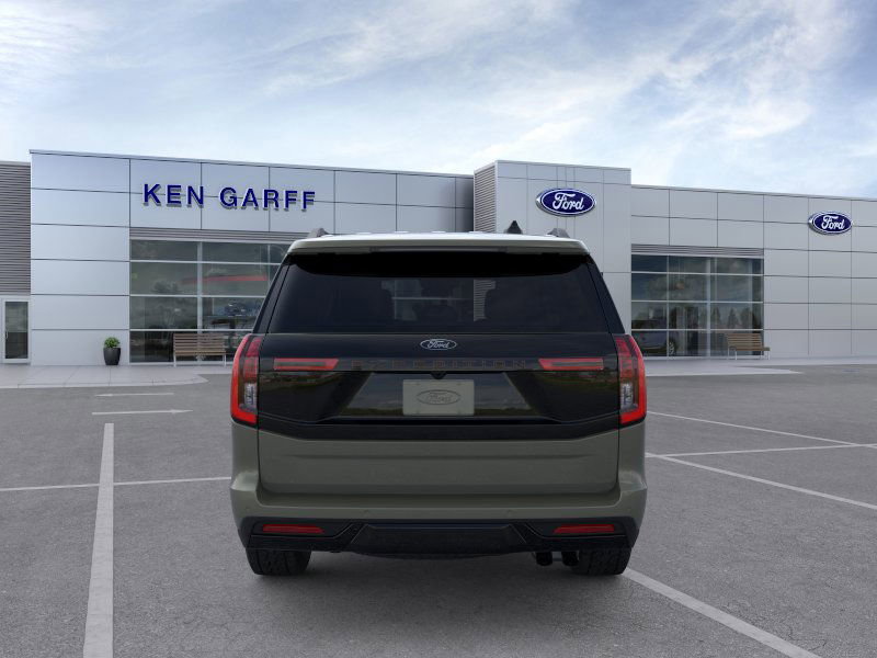 2025 Ford Expedition photo 4