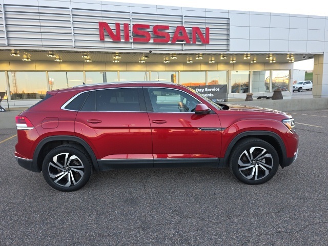 2022 Volkswagen Atlas Cross Sport V6 SEL photo 2