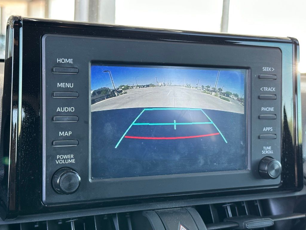 2019 Toyota RAV4 LE photo 18