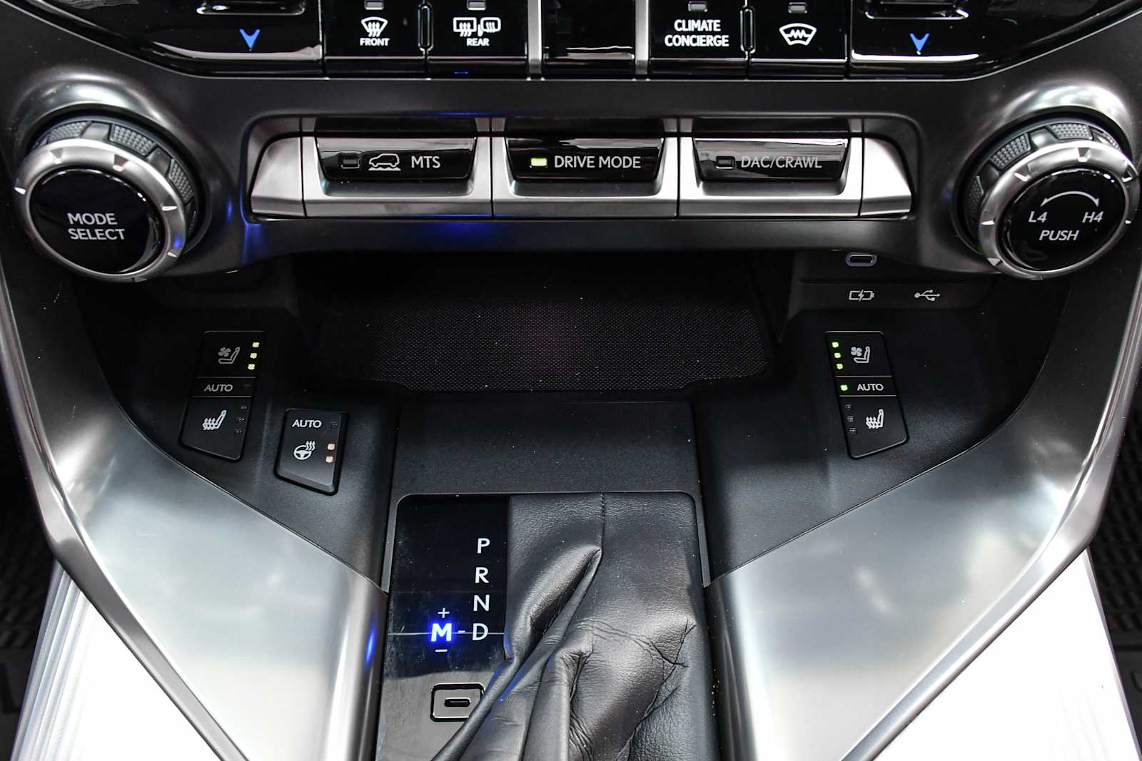 2025 Lexus LX 600 F SPORT photo 19