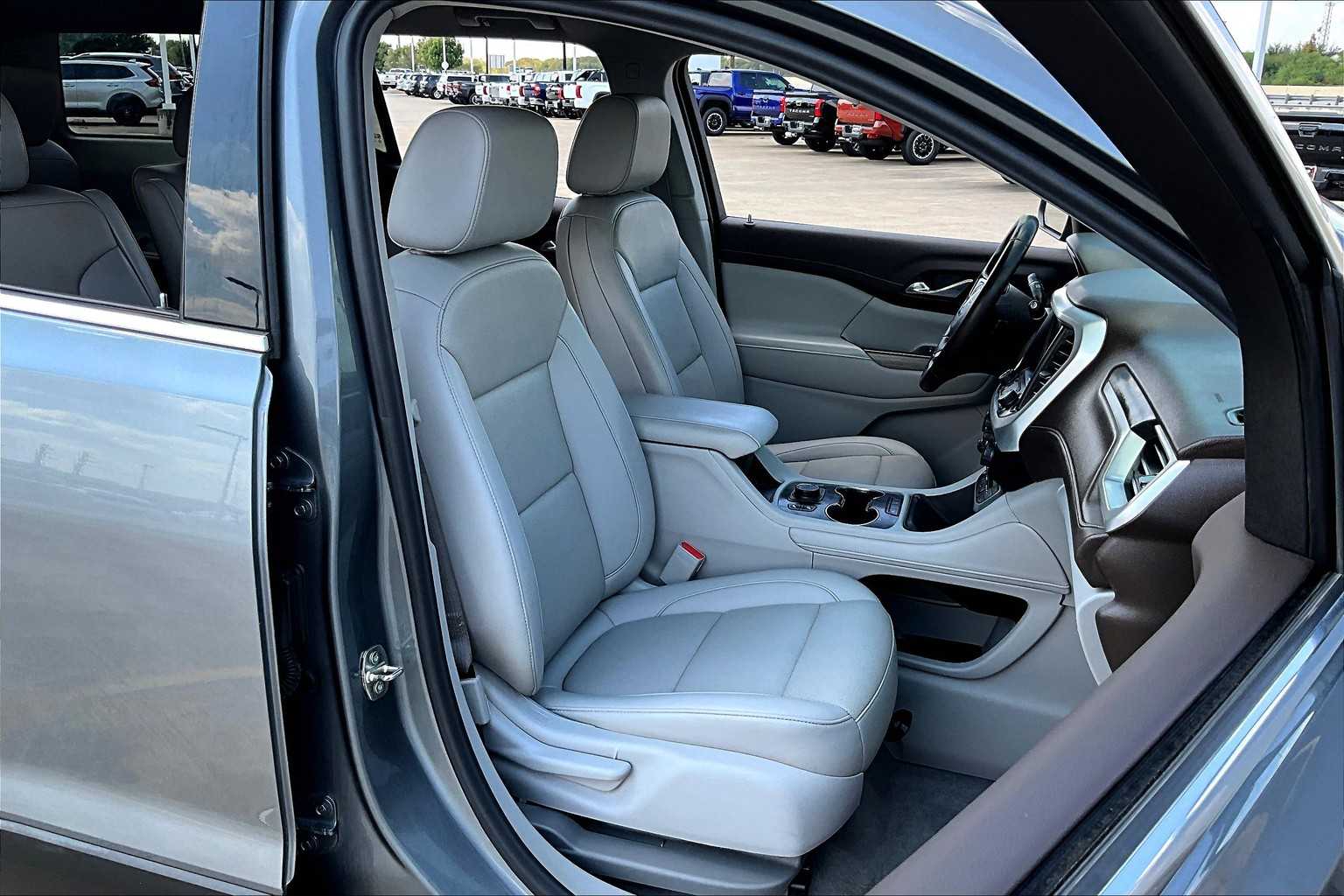 2022 Gmc Acadia SLT photo 8