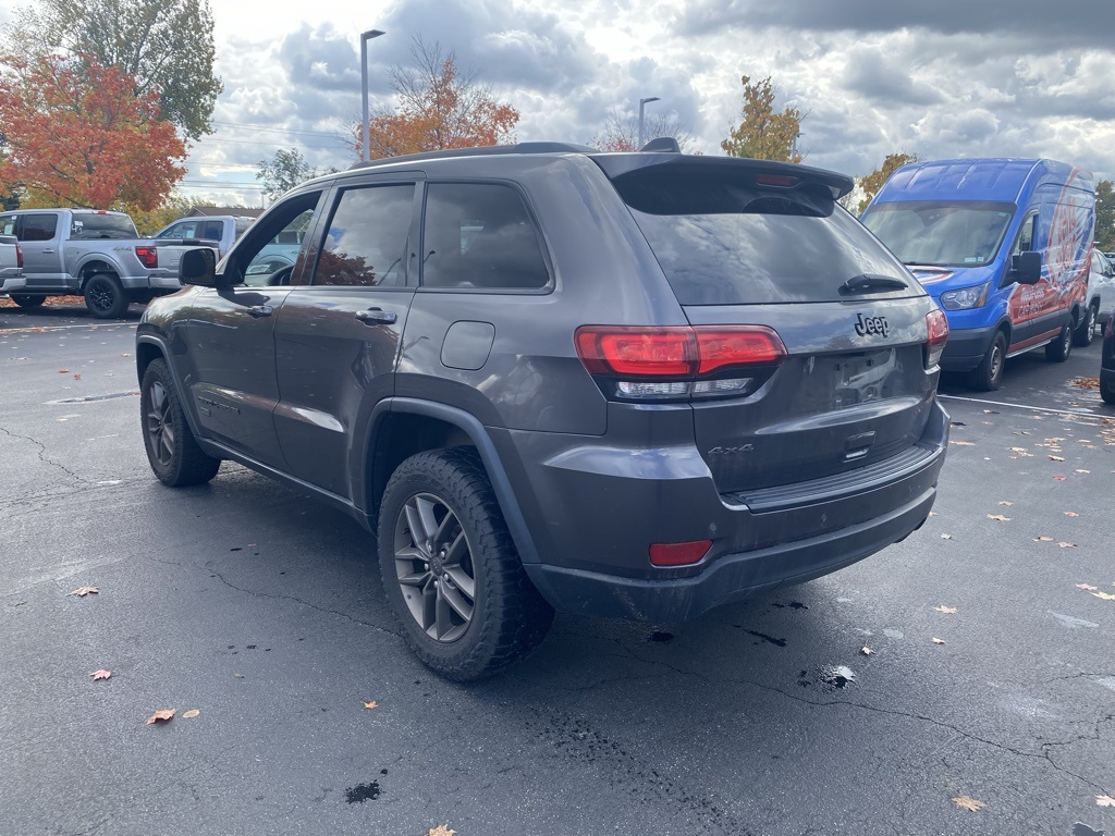 2017 Jeep Grand Cherokee Laredo photo 4