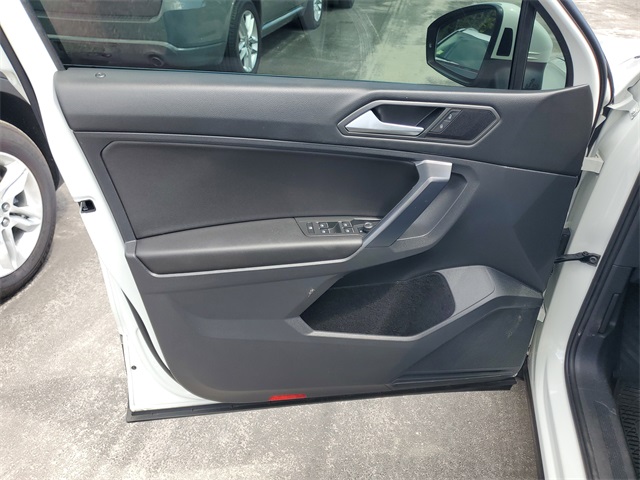 2021 Volkswagen Tiguan SE photo 10