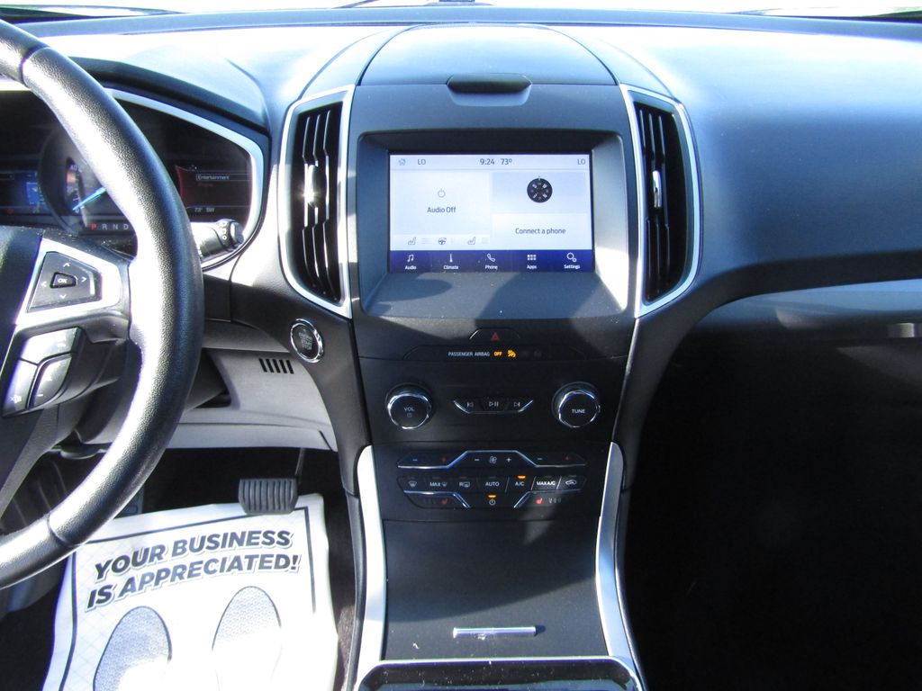 2019 Ford Edge SEL photo 12