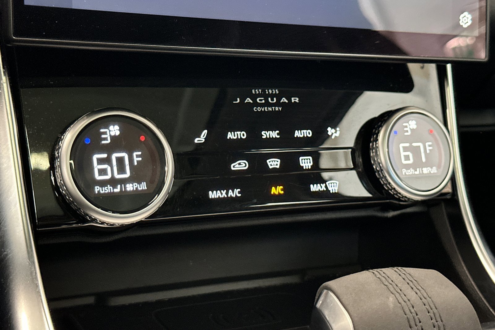 2023 Jaguar XF SE photo 18