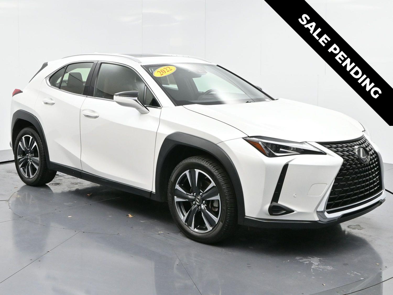 2022 Lexus UX 200's photo